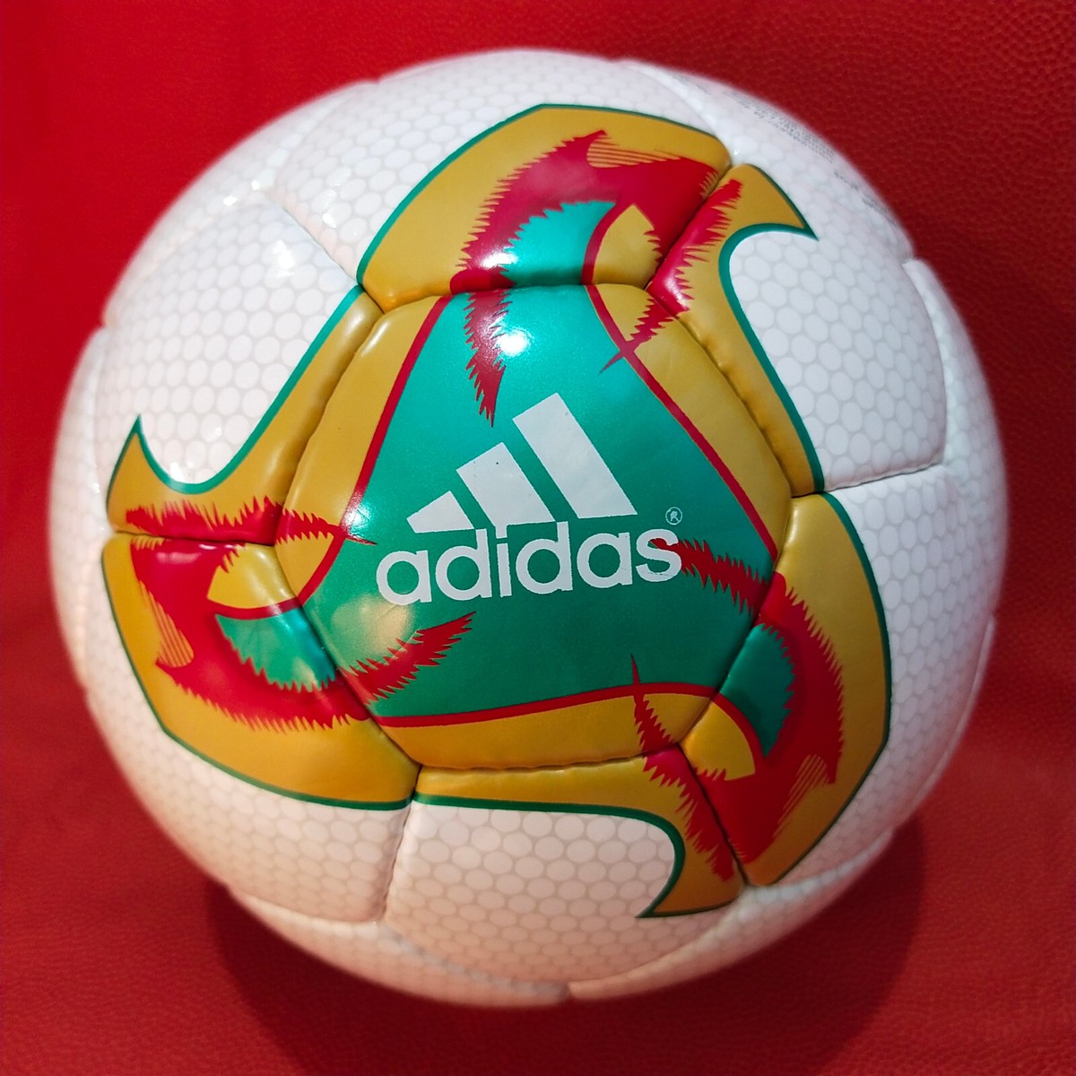 Adidas World Cup 2002 Korea & Japan Fevernova Match Soccer ball