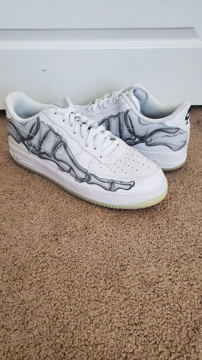 USED Nike Air Force 1 Low QS Skeleton White Halloween GITD 2018