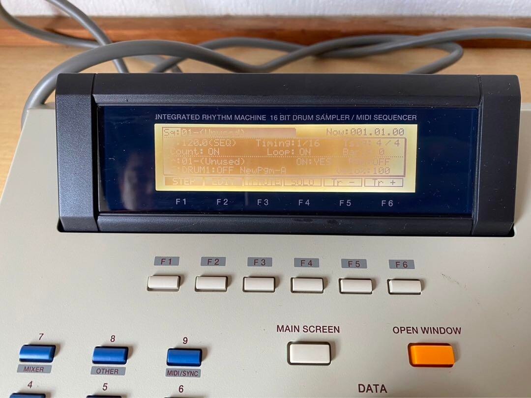 AKAI MPC2000XL CF Drive Sampling Drum Machine Maintained AC100V