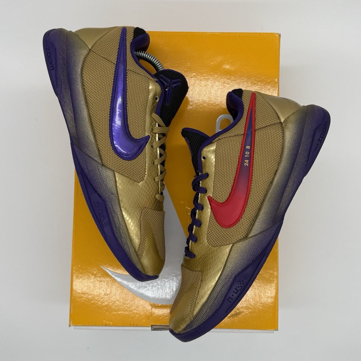Size 7.5 - Nike Zoom Kobe 5 Protro x Undefeated Hall Of Fame