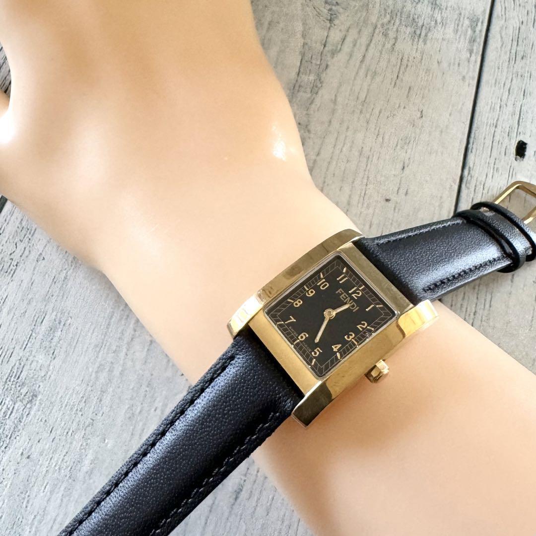 FENDI 350Lレディース 時計 ゴールド/ブラック Fendi 7000L Black Dial