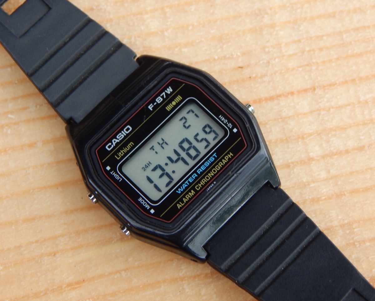 Vintage 80's Casio Wrist Watch F - 87 W Japan module 415 Rare