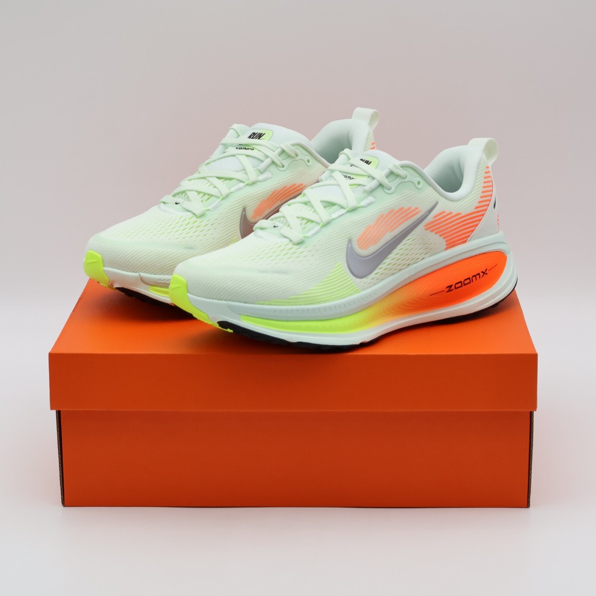 HM6803-300 Nike Vomero 18 Barely Green Hyper Crimson Barely Volt