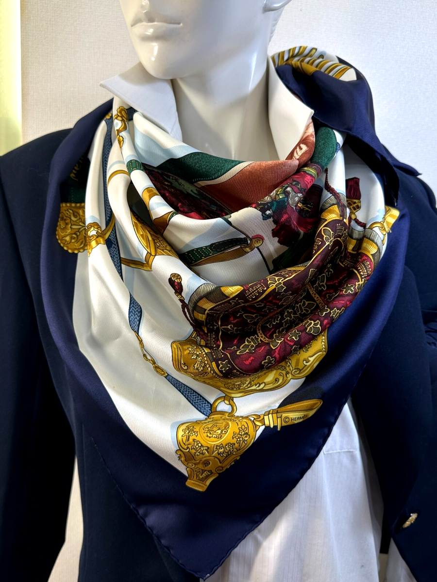 Hermes Memoire d' Hermes Carre 90 silk scarf by Caty latham Navy
