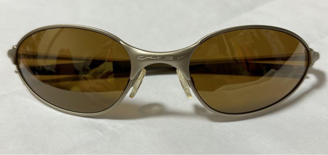 oakley c wire archive 90s 00s FRAME COLOR: Platinum LENS COLOR