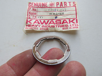 KAWASAKI NOS NEW KZ1000 Z1 ZX ZR ZG GN GZ THRUST WASHER 26mm