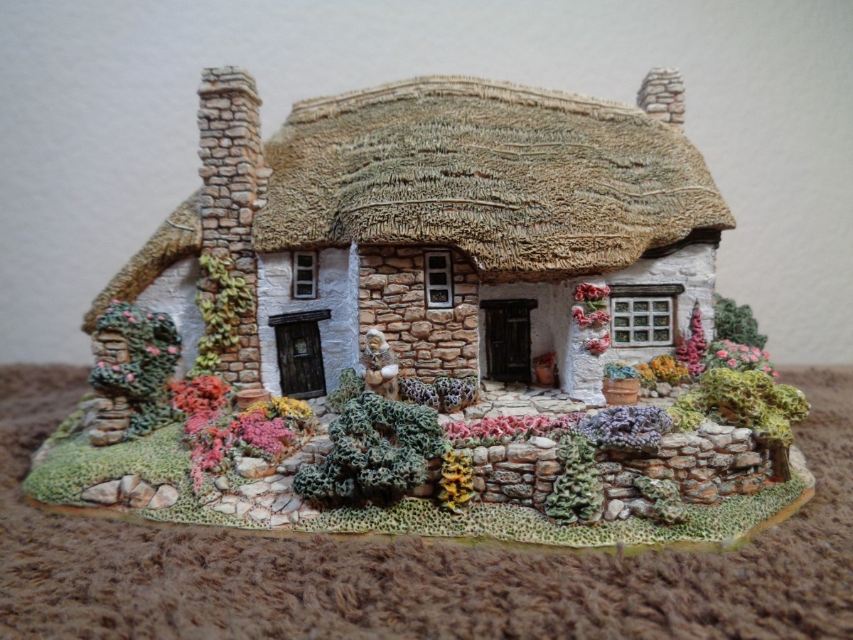 Lilliput Lane Old Mother Hubbard's 1993 | eBay