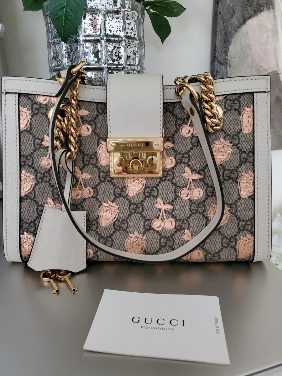 GUCCI GG BERRY Padlock Small shoulder Bag NEW gold hardware/off