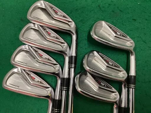 TaylorMade R9 Forged Iron Set 4-P 7pc Dynamic gold S200 Right Hand