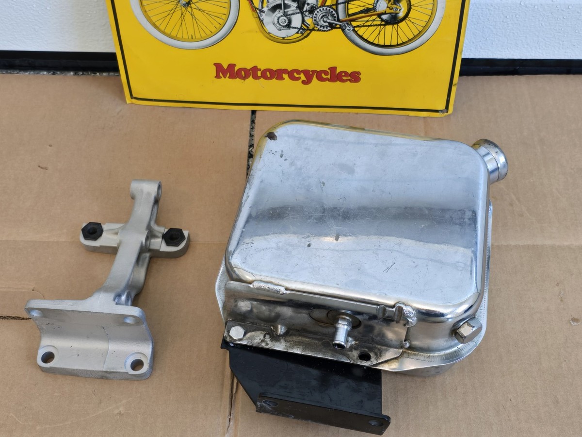 HARLEY DAVIDSON IRONHEAD SPORTSTER 1970-78 XLCH LUNCH BOX OIL TANK