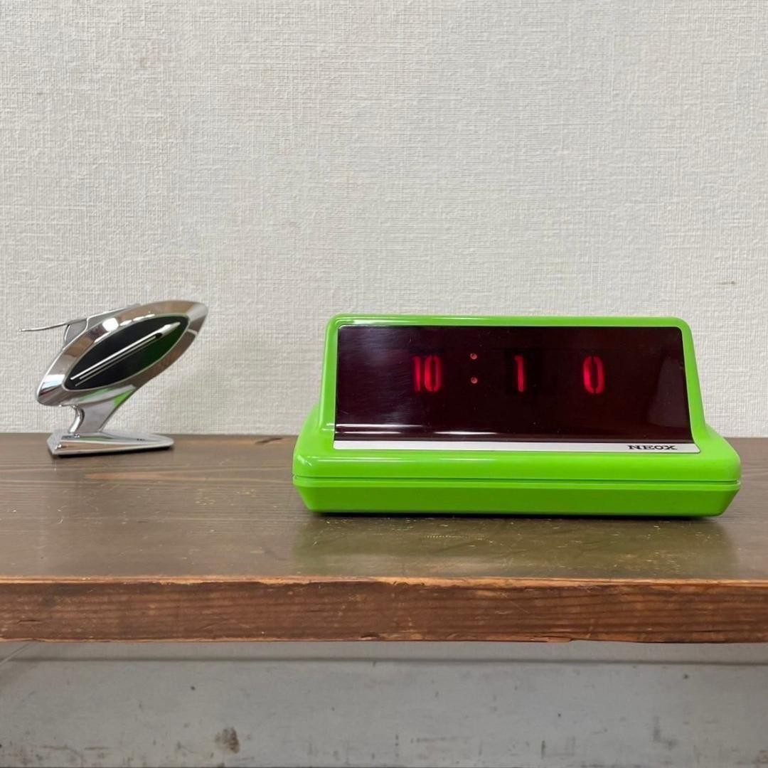 Vintage 1970s NEOX Digital Flip Clock Space Age Design Japan 60Hz
