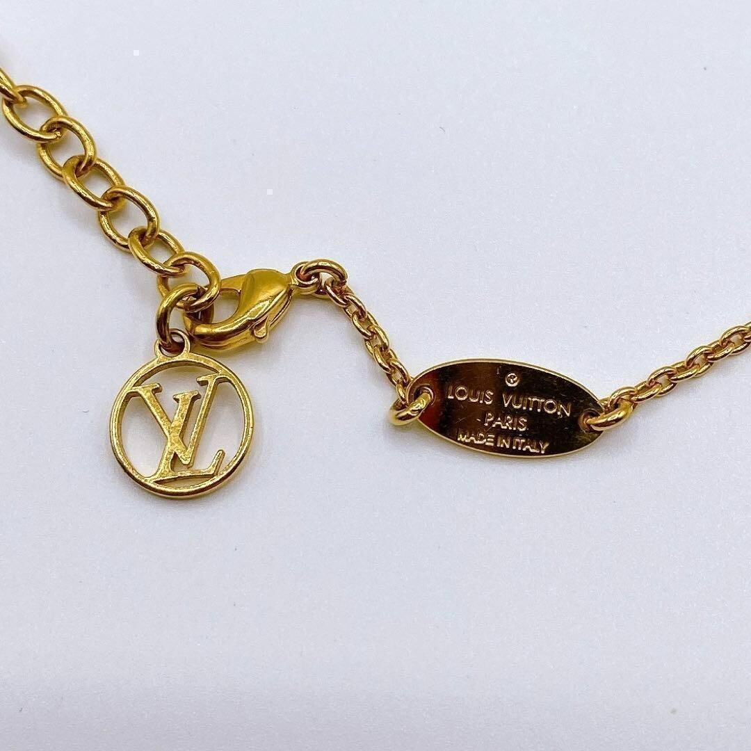LOUIS VUITTON Essential V Chain Necklace Gold Italy M61083