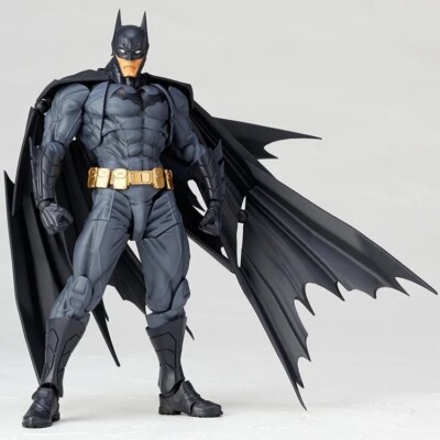 Amazing Yamaguchi Revoltech NO.009 Batman 16CM Action Figure Gift