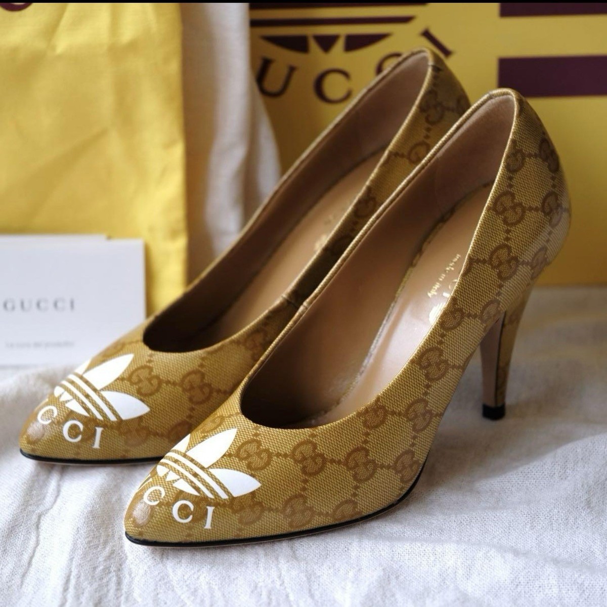 New Gucci x adidas GG Crystal Heel Pumps 35.5 Mustard Leather Rare