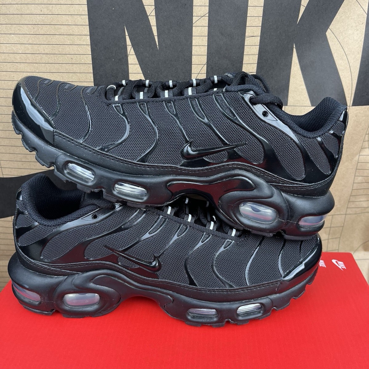 NEW Nike Air Max Plus Triple Black NBY DM2362-002 Women Size 7.5