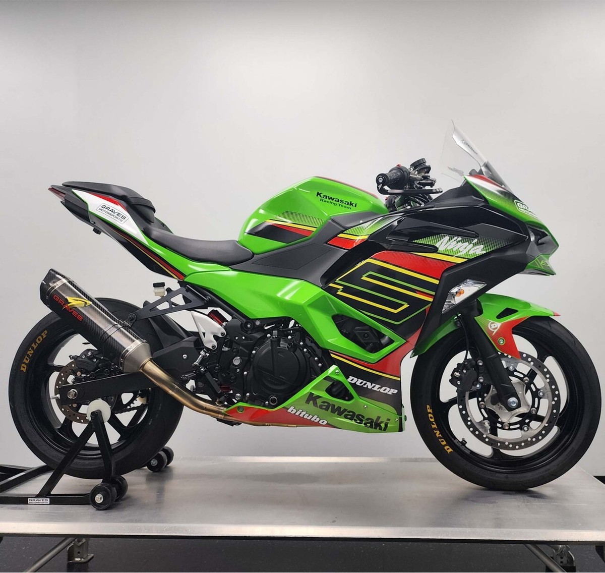 Graves Kawasaki Ninja 500 OEM Bodywork Graphics Set - Green 24-25