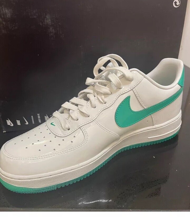 Sz 11 - Nike Air Force 1 '07 Premium Platinum Tint Stadium Green