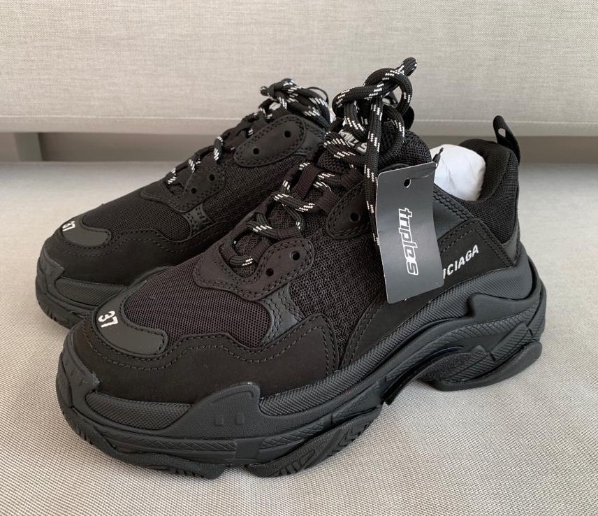 BALENCIAGA TRIPLE S BLACK NON-DISTRESSED SNEAKERS EU 35, 36, 37