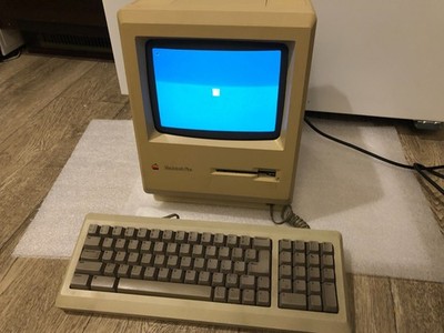 Vintage Apple Macintosh Plus 1Mb M0001A w./ Keyboard UNTESTED