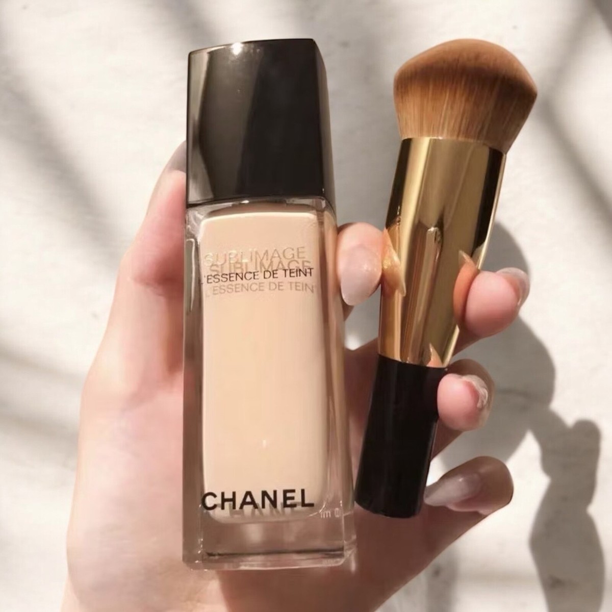 Chanel Sublimage L'Essence De Teint Ultimate Radiance Generating