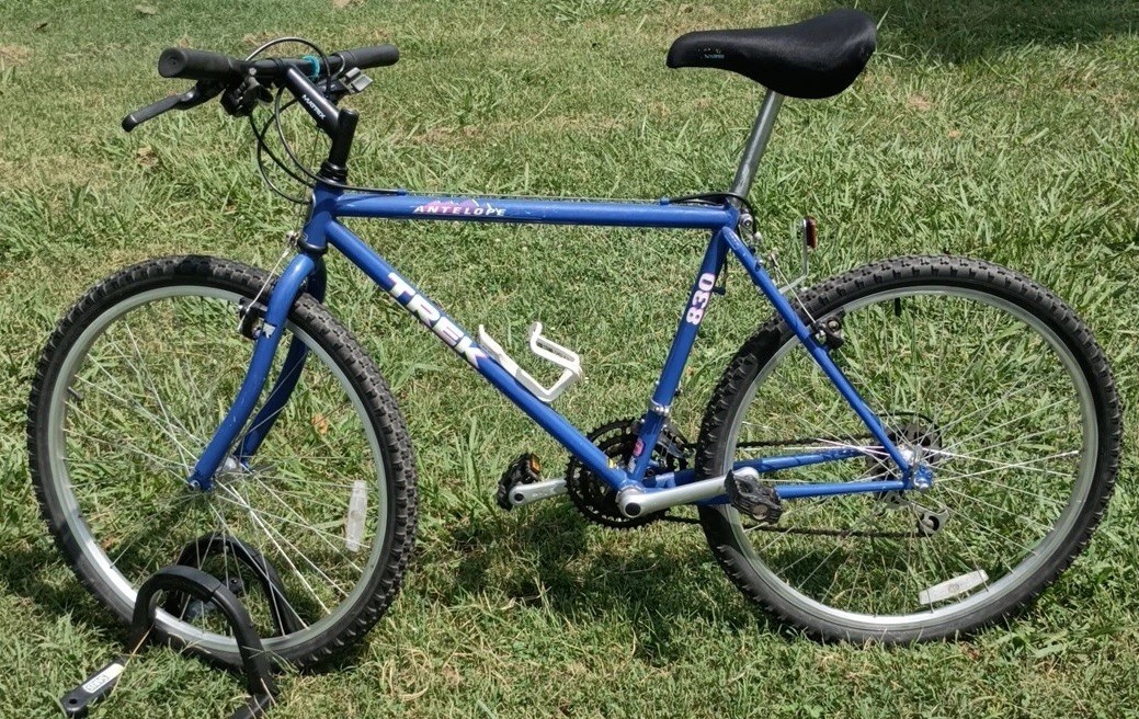 Vintage Trek 830 Antelope Mountain Bike 18.5