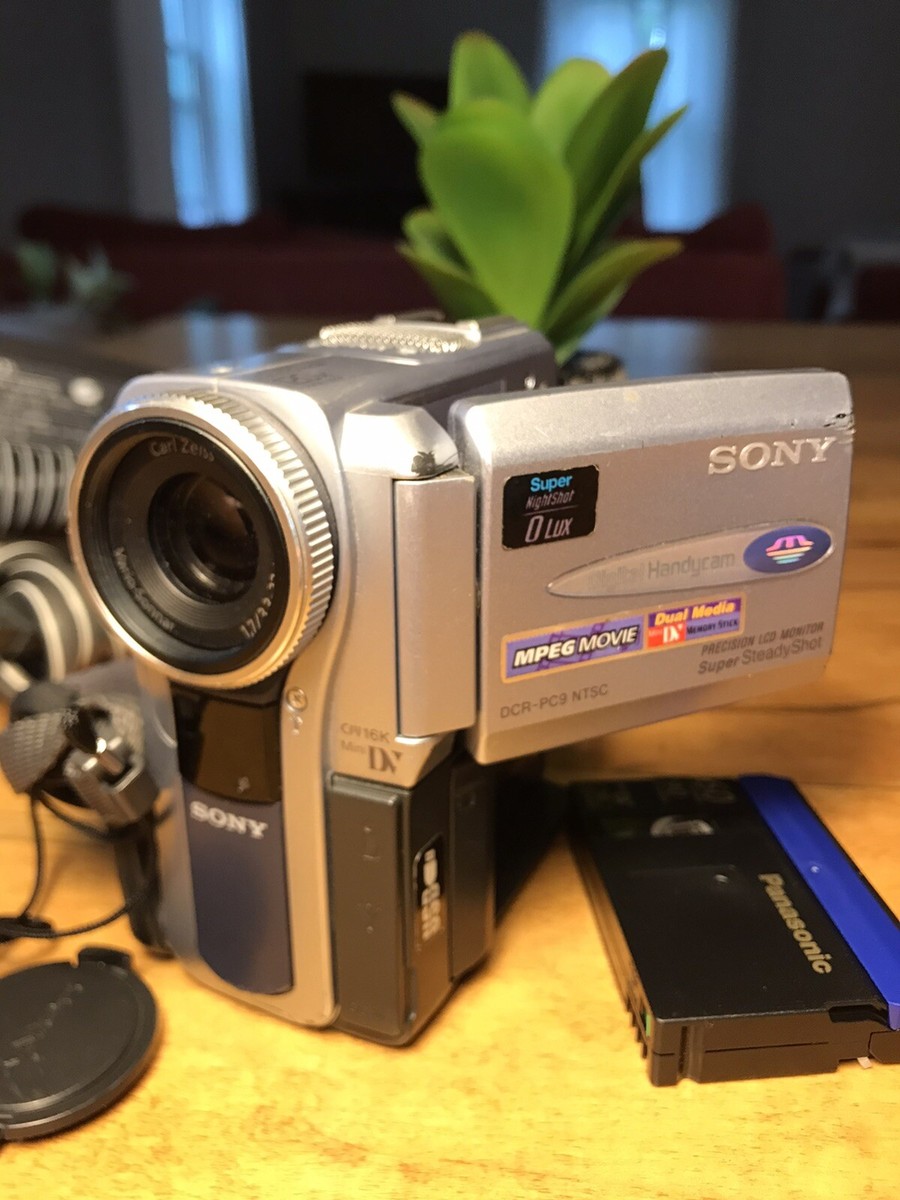 Sony Handycam DCR-PC9 NTSC MiniDV Camcorder Nightshot Working. No