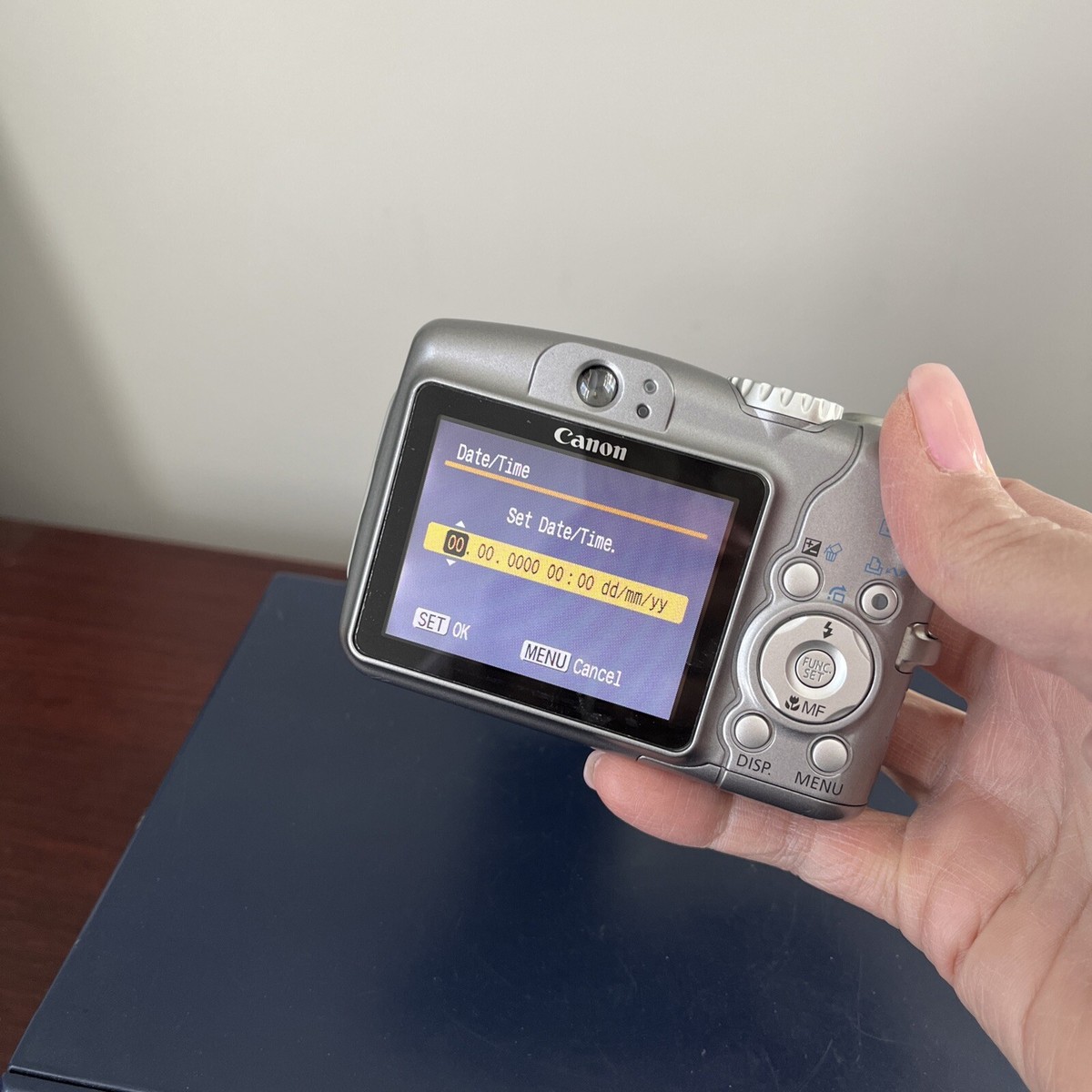 Canon PowerShot A710 IS Digital Camera 7.1 Mega Pixel Wide Lens w