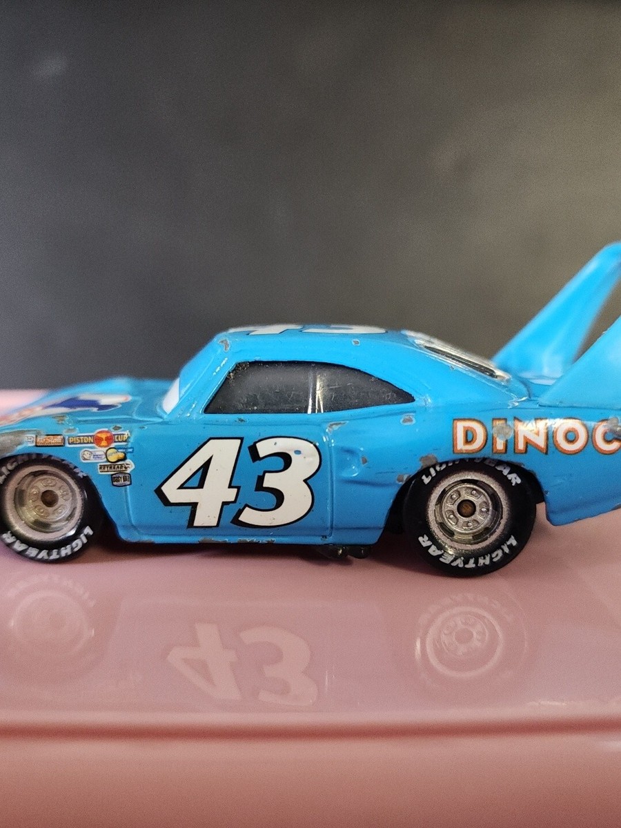 Disney Pixar Cars THE KING Diecast Dinoco Blue #43 Plymouth