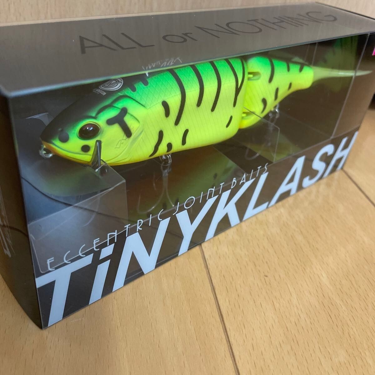 ルアー・フライ KLASH9 LOW #VILLAGE TIGER ルアー・フライ KLASH9 LOW