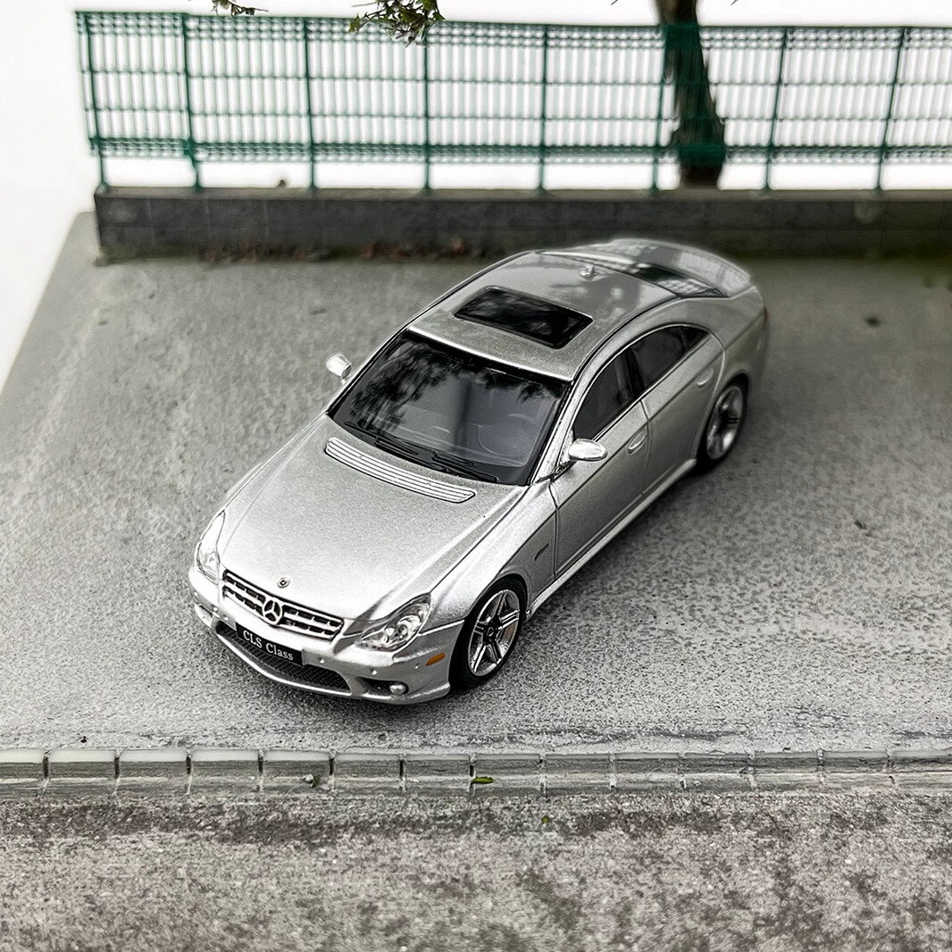 FH 1/64 Scale Mercedes-Benz CLS 63 AMG Silver Diecast Car Model
