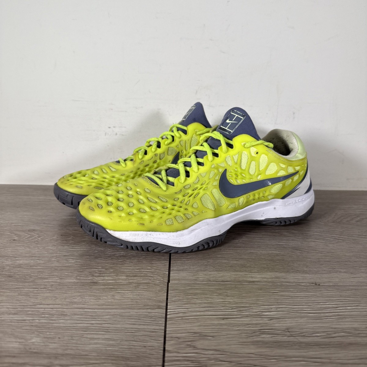 Nike Zoom Cage 3 Volt Glow Rafa Nadal Mens Size 11.5 Tennis Shoes