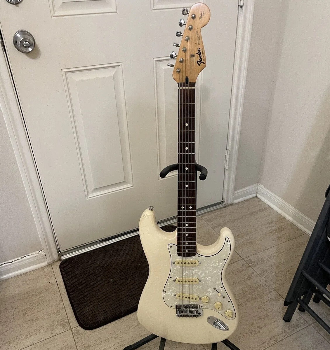 Fender Mexican White Stratocaster Electric Guitar | eBay