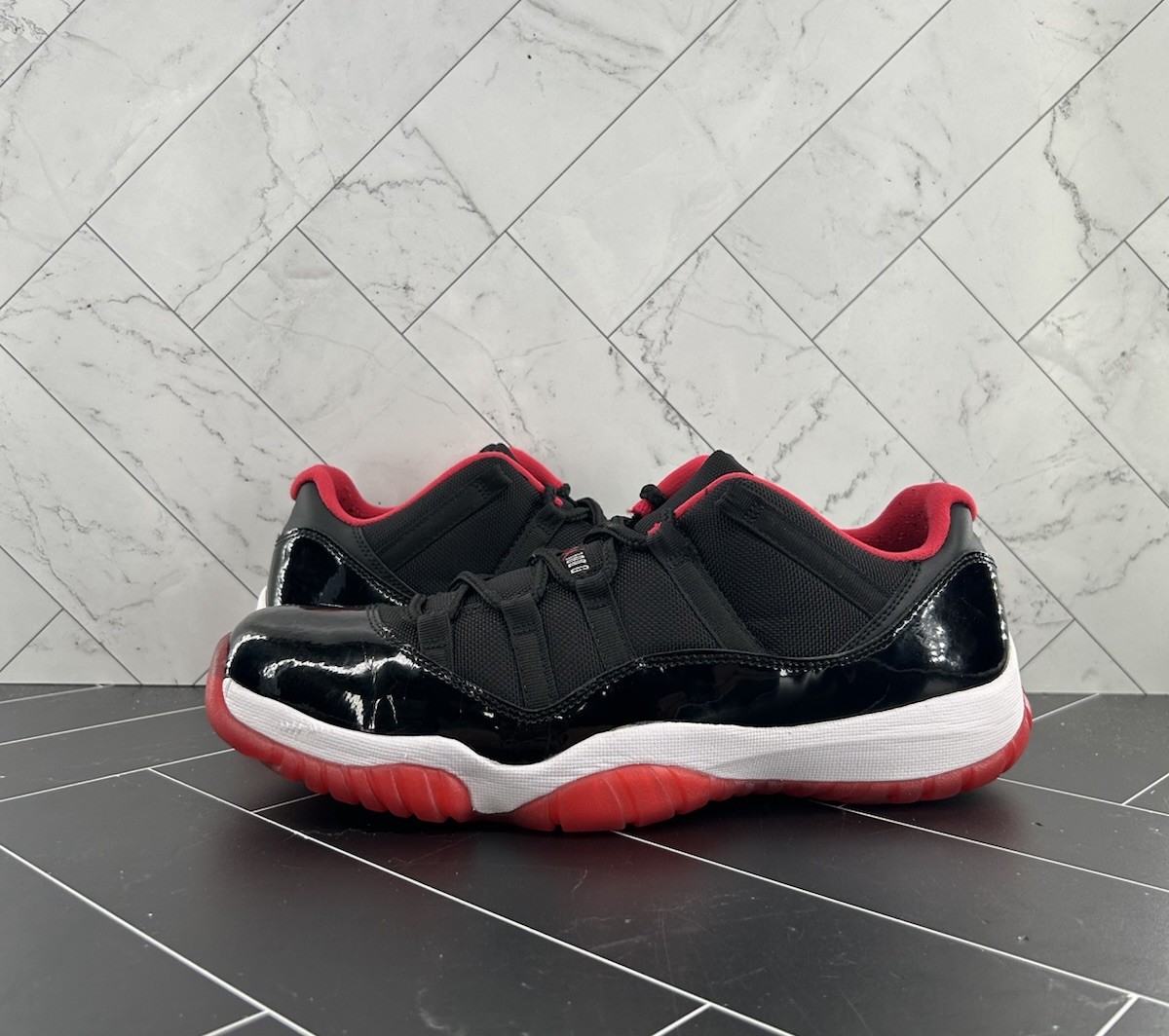 Nike Air Jordan 11 Retro 2015 Low Bred Size 11 528895-012