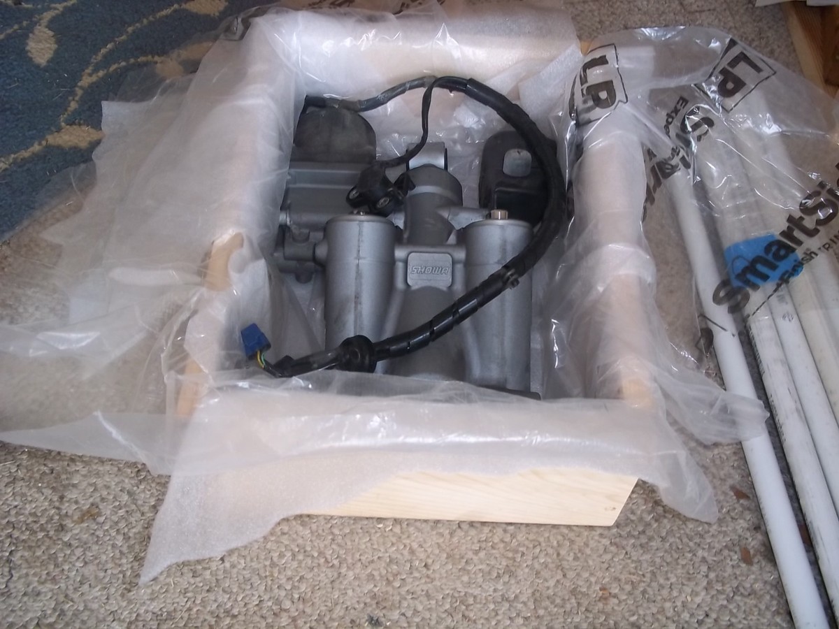 Honda BF 75 Bf90 Power Trim & Tilt Unit Showa Fastrac Pn# 5600-zy9