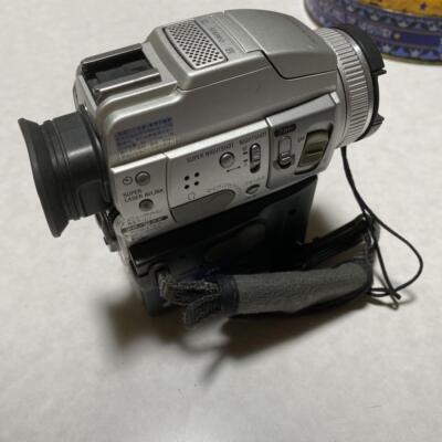 Sony Handycam DCR-PC110 Mini DV Hybrid Camcorder Nightshot With