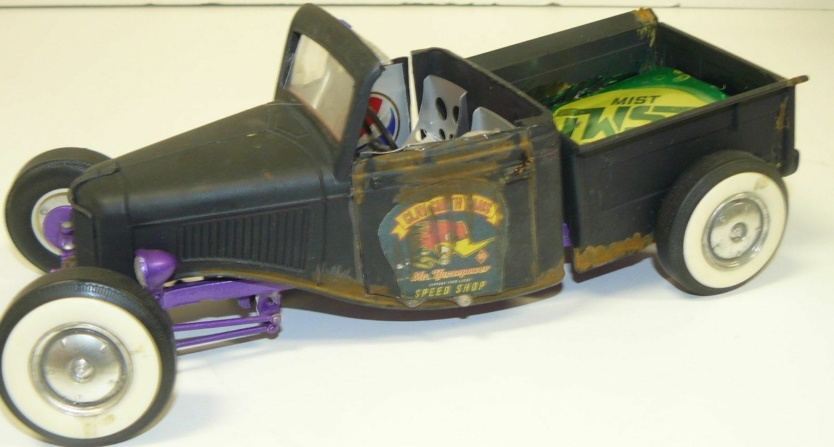 1/18 custom made 1936 Ford pick up , rusty, unrestored , barn find