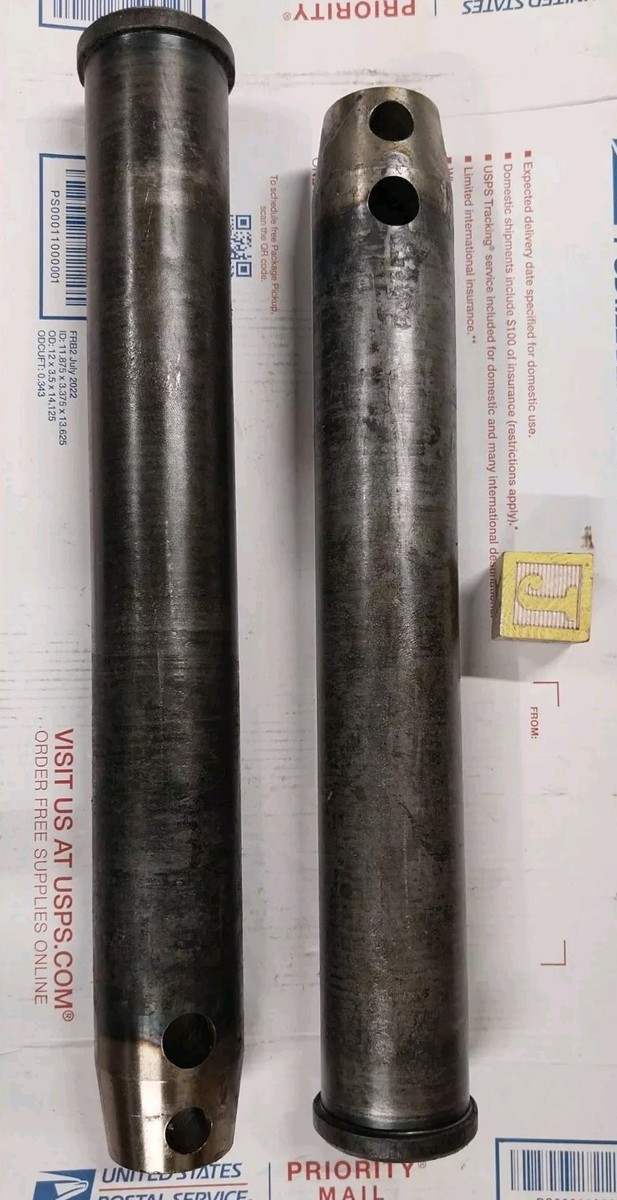 3090726, 3090725 BUCKET PINS* JOHN DEERE 85G* HITACHI ZX85USB* NEW