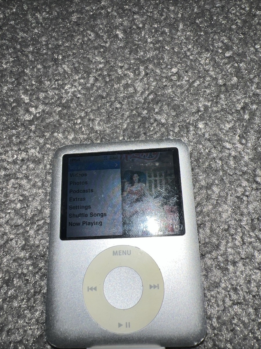 Apple iPod Nano 3rd Generation 4GB USB MP3 Player - Silver