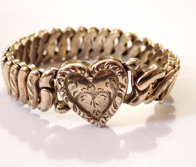 VTG WWII 1940s LaMode Sweetheart Heart Bracelet Precious Metal GF