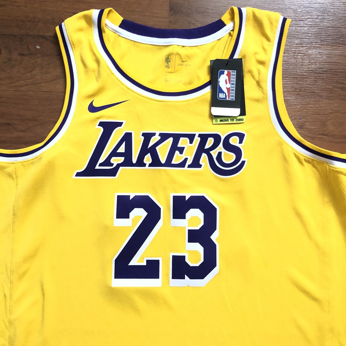 Nike Los Angeles Lakers LeBron James Swingman Jersey Mens XL (52