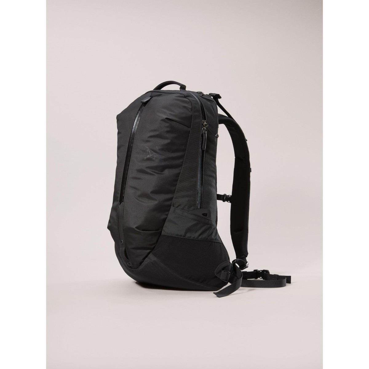 Arc'teryx Arro 22 Backpack - NEW WITH TAGS - 7473 Black