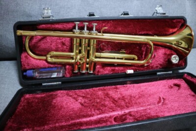 YAMAHA YTR-1335 Bb Trumpet Silver-Plated From Japan USED With Case