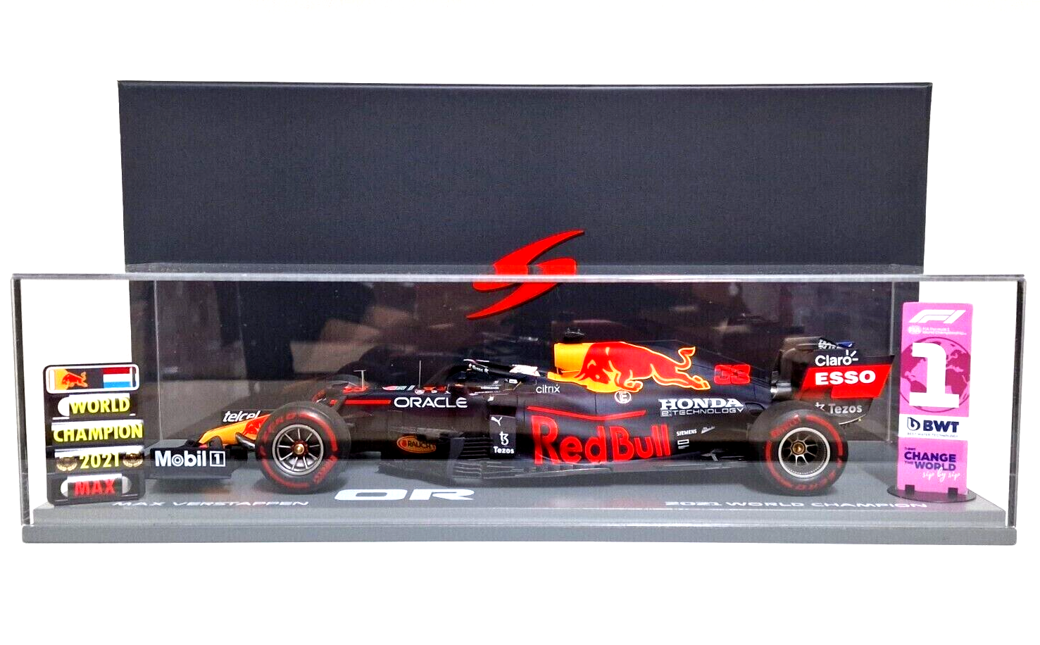 1/18 Red Bull F1 RB16B RA620H #33 Winner Abu Dhabi W/ Case Max