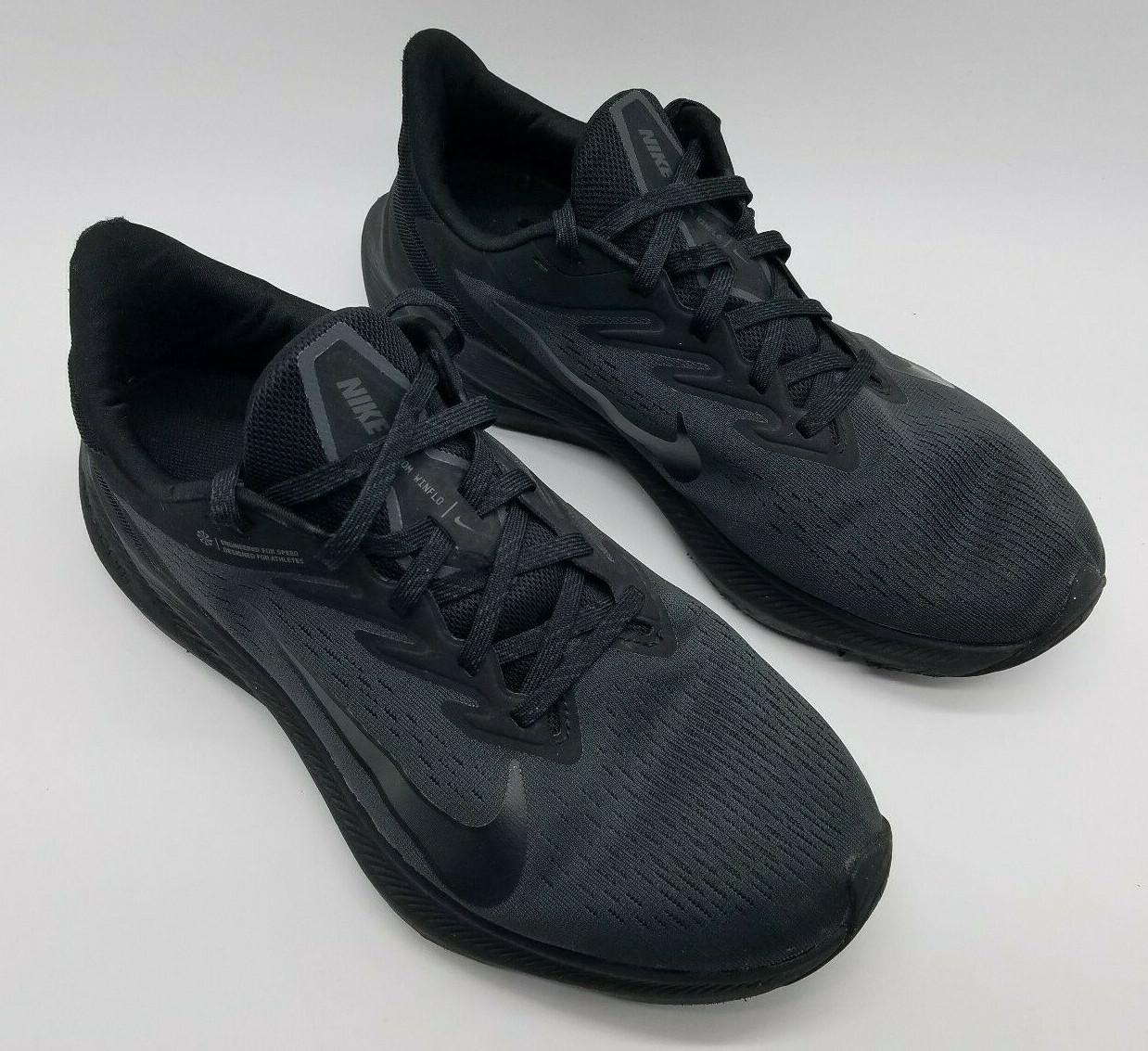 Nike Air Zoom Winflo 7 Men's Size 11 Running Shoes Triple Black