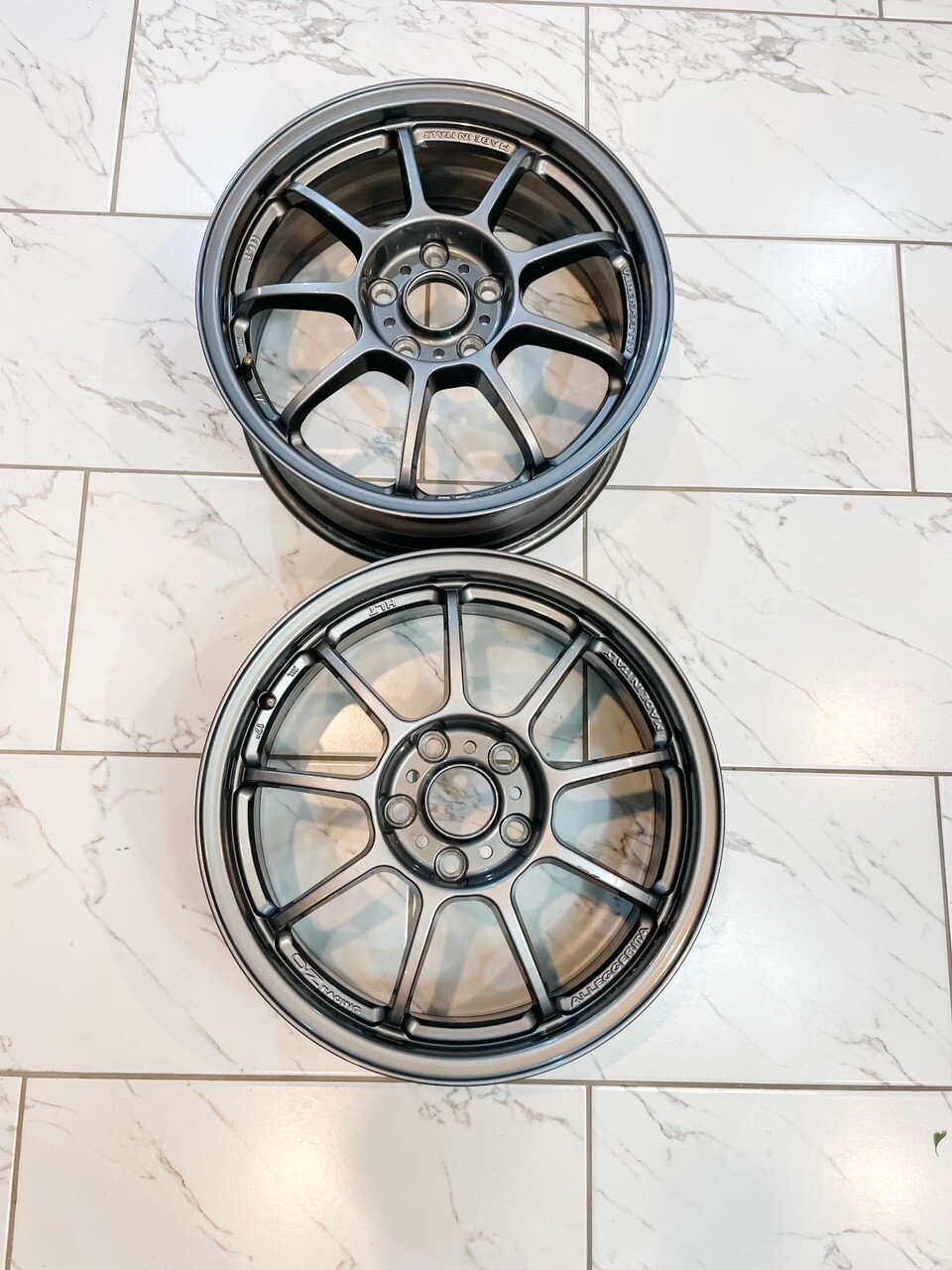 OZ Racing Alleggerita HLT Dark Gunmetal Alloy Wheel 17x7 ET49 2x