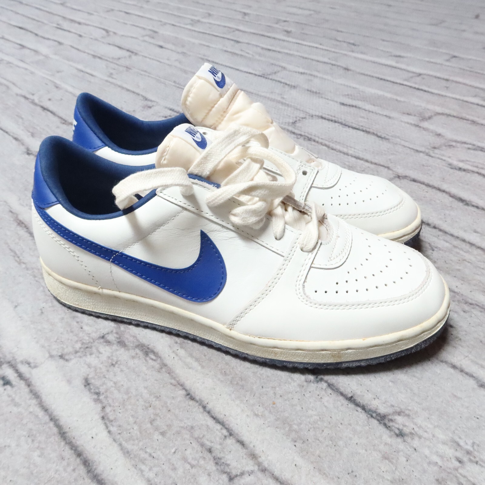 Vintage 1985 Nike Convention Lo Shoes 850204CH Size 8 Basketball