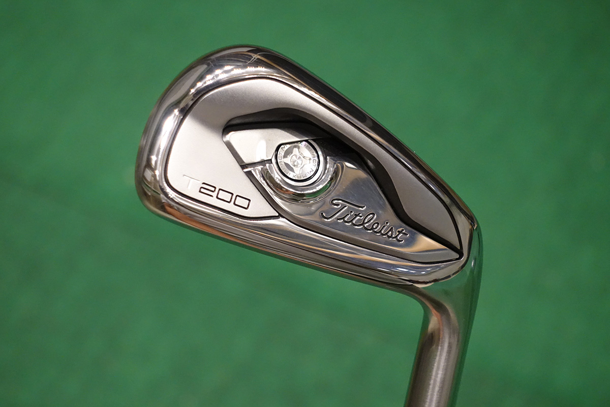 スッキリ顔なのに飛んで曲がらない タイトリスト T200 アイアン｜GDO