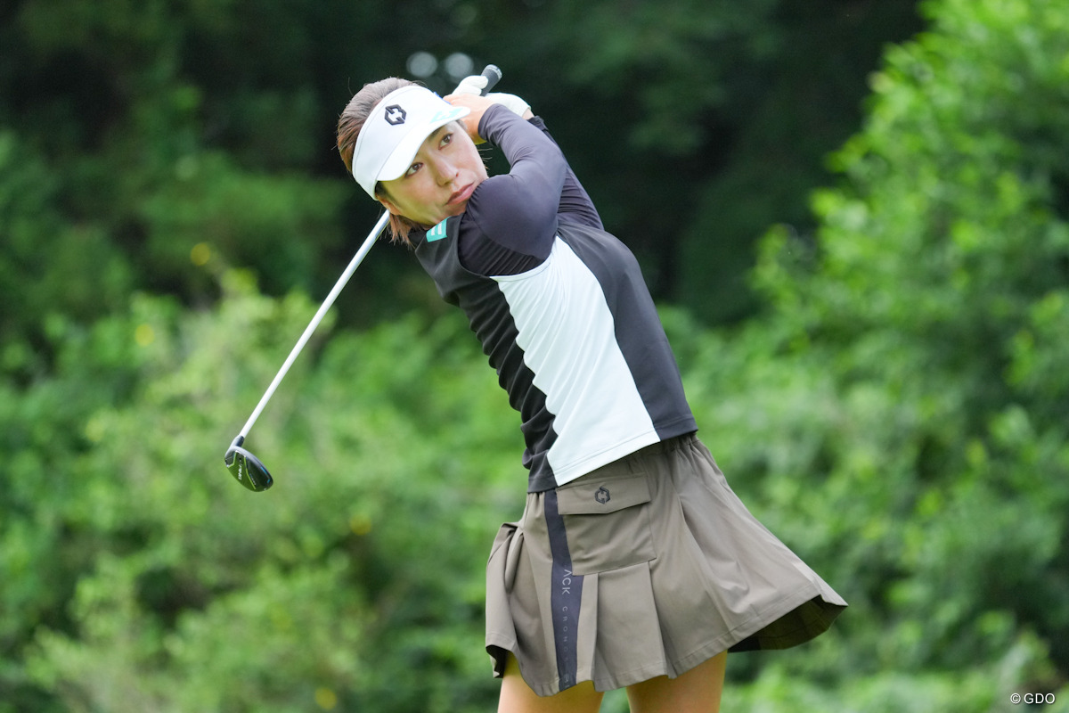 前週のリベンジへ岡山絵里が首位発進「守ったりはしたくない