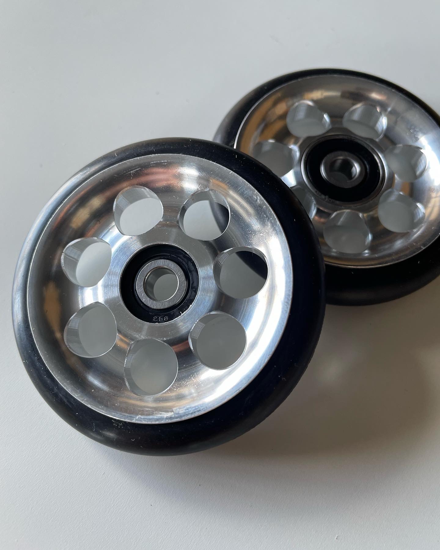 SONからイージーホイール登場 -BROMPTON用- – cyclemark サイクルマーク