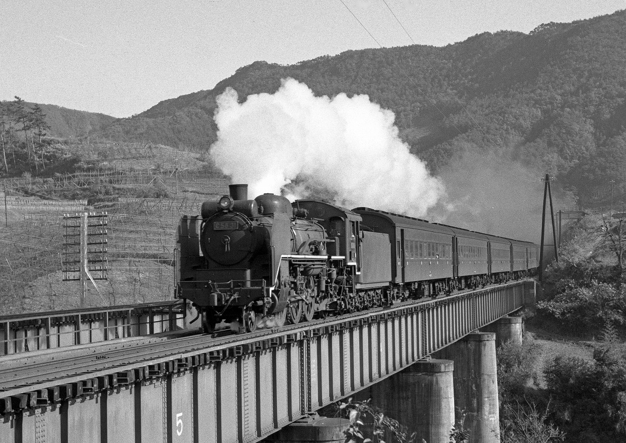 佐竹さんから 66年前の“亀ノ瀬”付近の列車を | DRFC-OB デジタル青信号